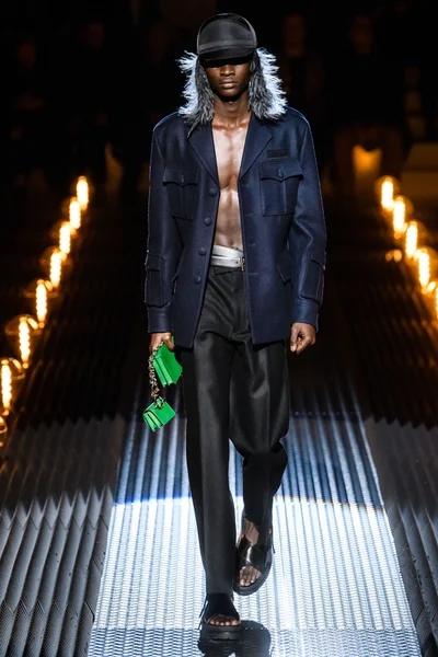 Look 49